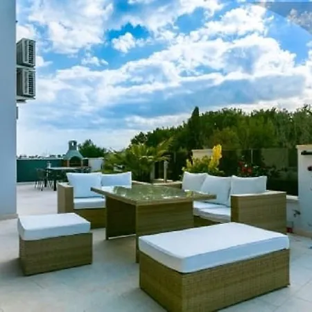 Apartment Stela Pool *