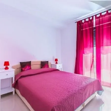 Apartment Stela Pool *